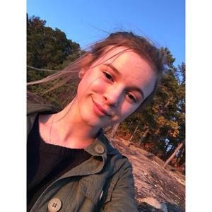 Meet your Posher, Chloe